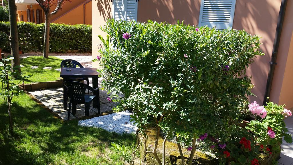 A Due Passi Dal Mare B&B Numana Exterior foto