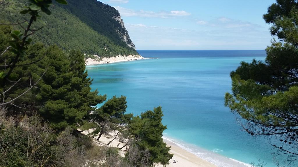 A Due Passi Dal Mare B&B Numana Exterior foto