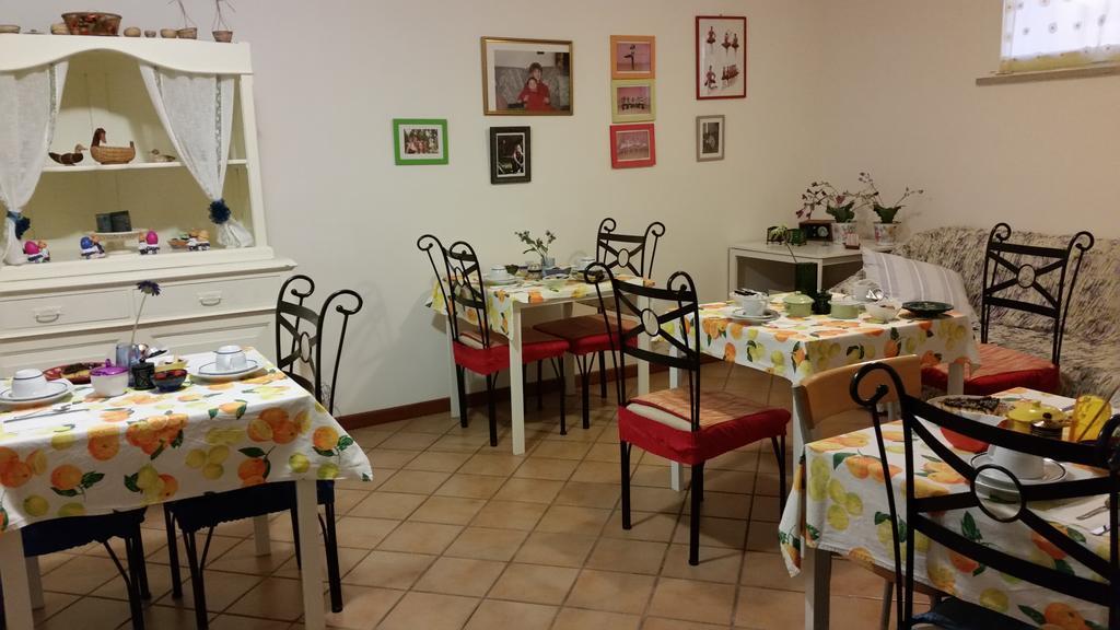 A Due Passi Dal Mare B&B Numana Exterior foto