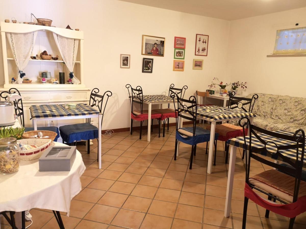 A Due Passi Dal Mare B&B Numana Exterior foto