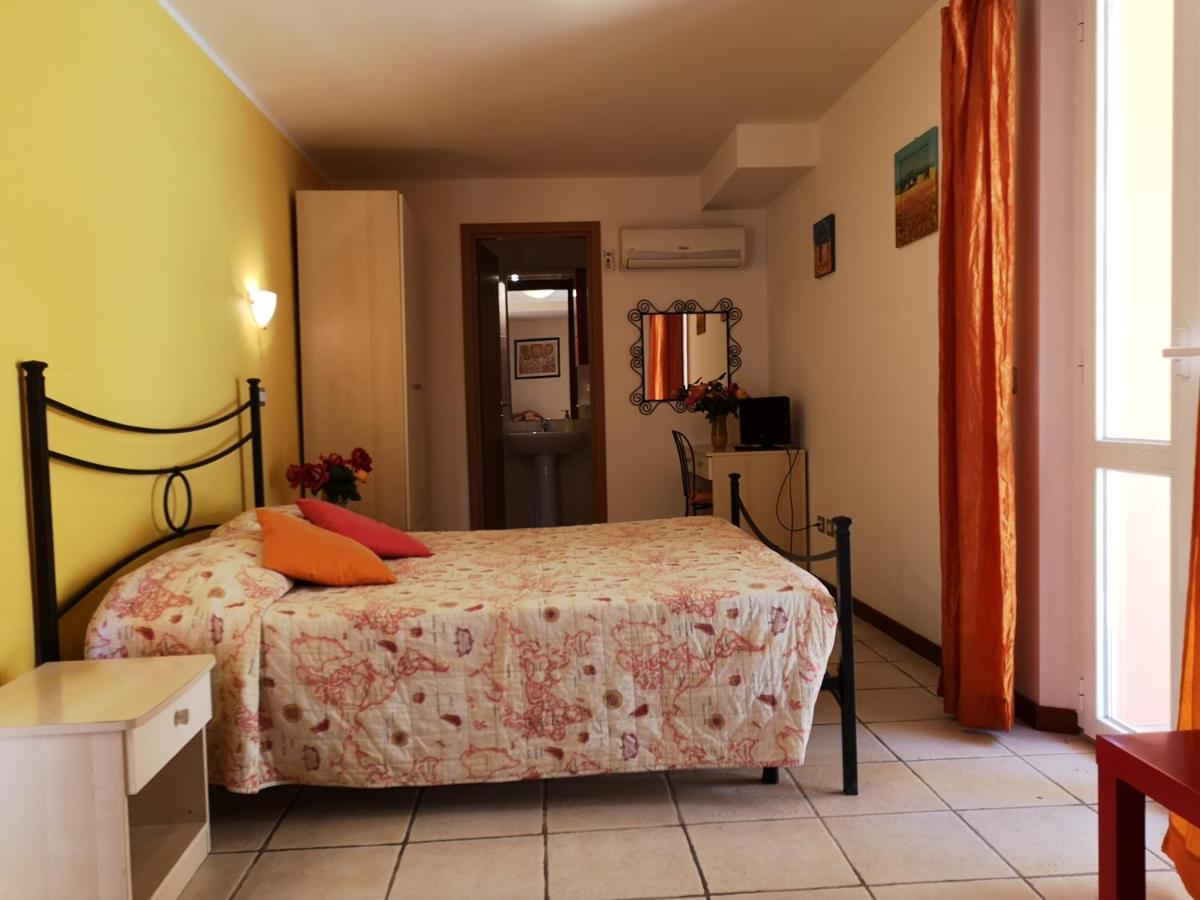 A Due Passi Dal Mare B&B Numana Exterior foto